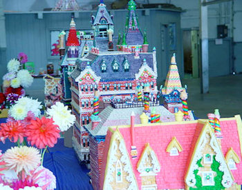 2009 Cleveland Oktoberfest gingerbread house display